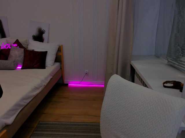 JulietteMonli live cam on BongaCams