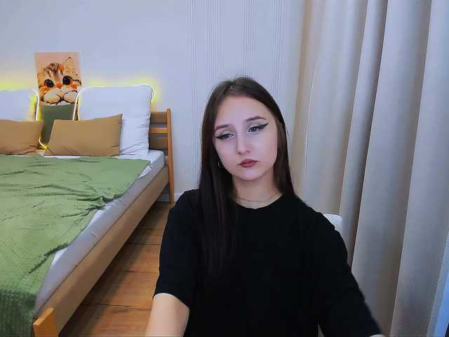 JulietteMonli live cam on BongaCams