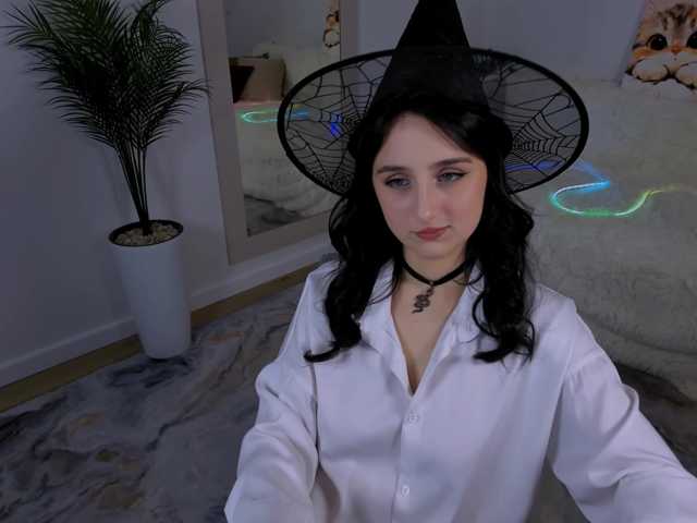 JulietteMonli live cam on BongaCams