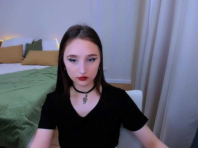 JulietteMonli live cam on BongaCams