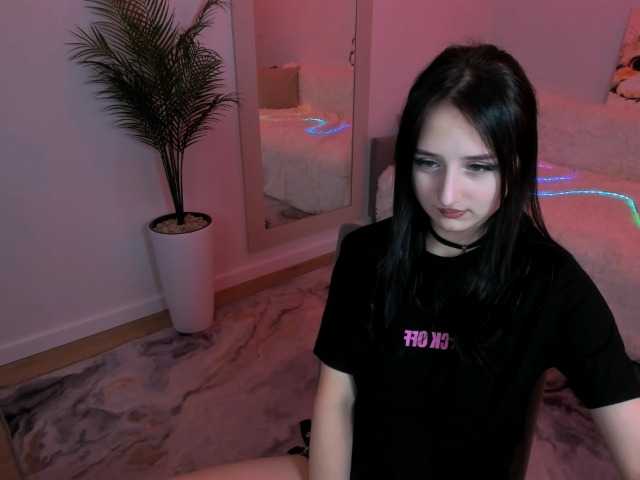 JulietteMonli live cam on BongaCams