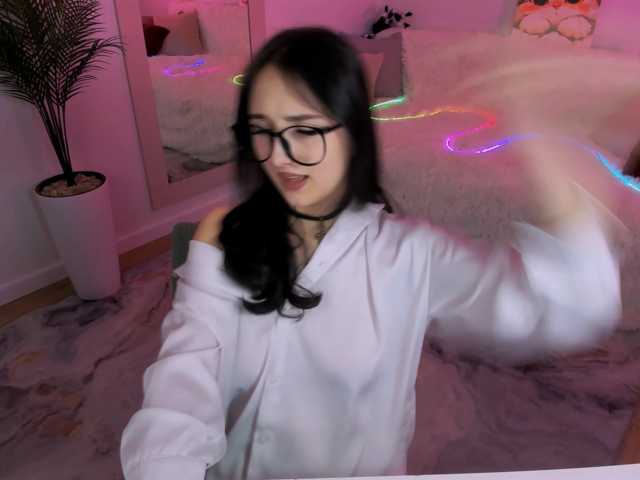JulietteMonli live cam on BongaCams
