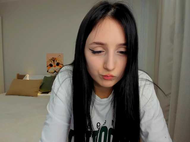 JulietteMonli live cam on BongaCams