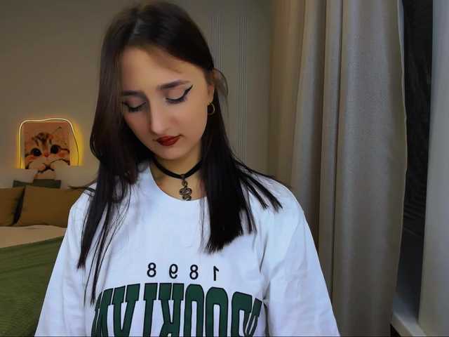 JulietteMonli live cam on BongaCams