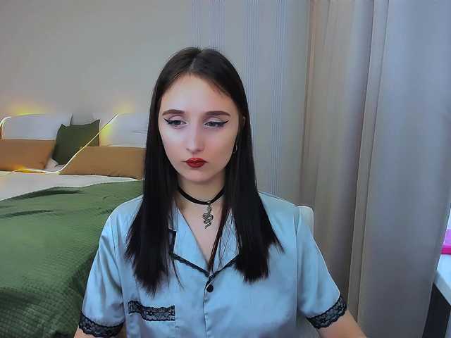 JulietteMonli live cam on BongaCams