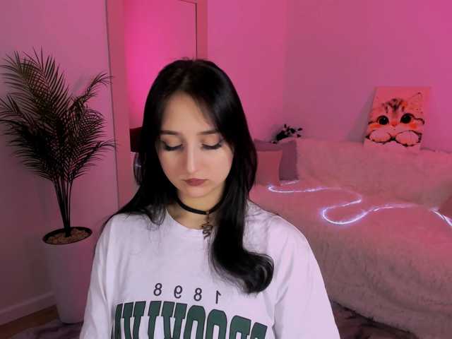 JulietteMonli live cam on BongaCams
