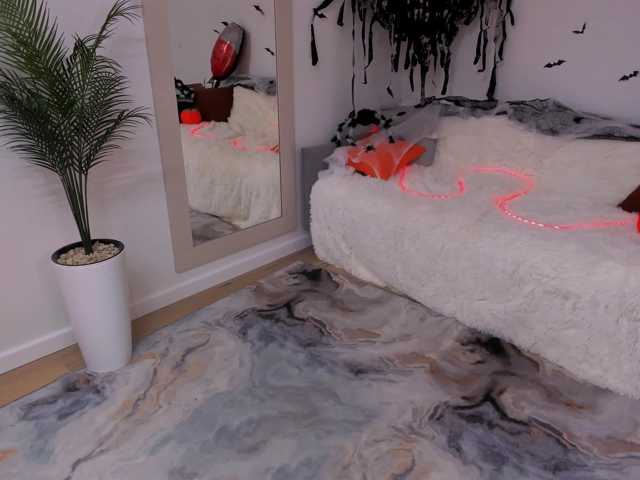 JulietteMonli live cam on BongaCams