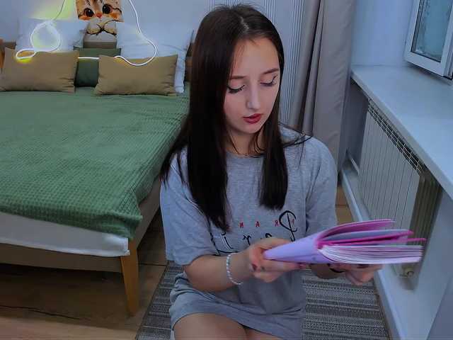 JulietteMonli live cam on BongaCams