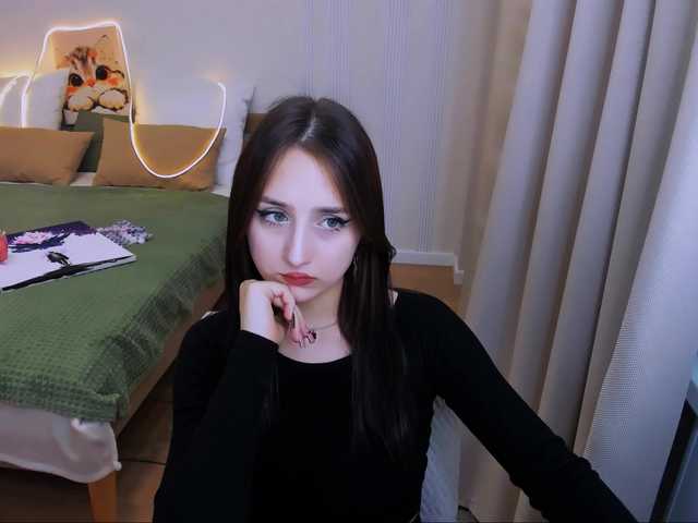 JulietteMonli live cam on BongaCams