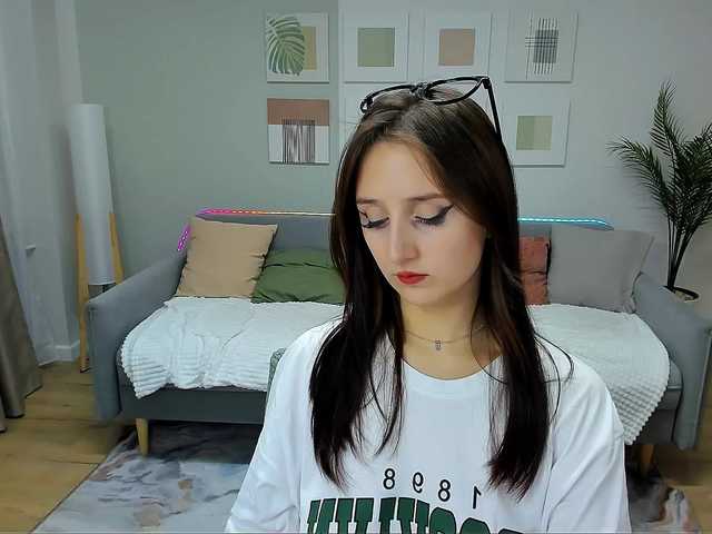JulietteMonli live cam on BongaCams
