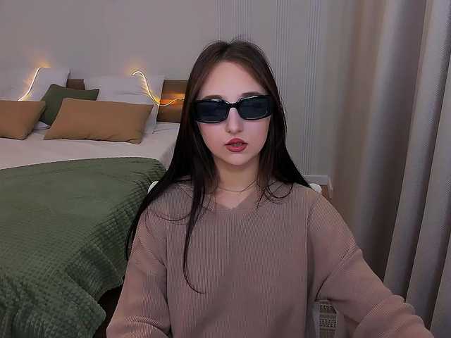 JulietteMonli live cam on BongaCams