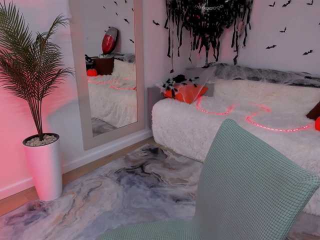 JulietteMonli live cam on BongaCams