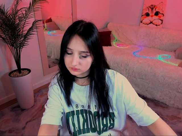 JulietteMonli live cam on BongaCams