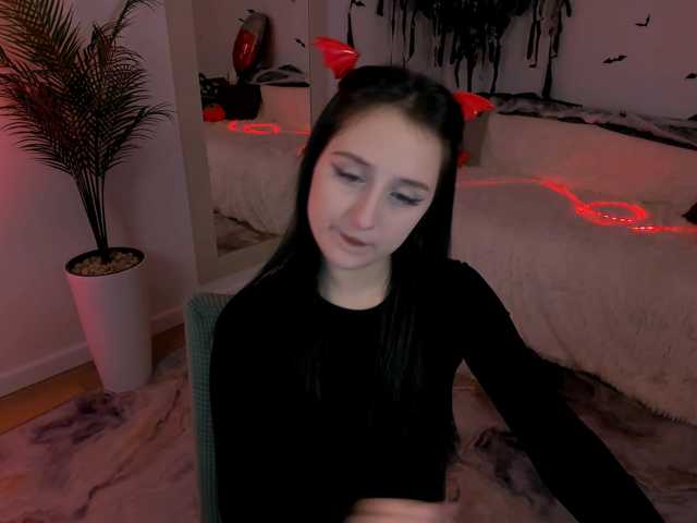 JulietteMonli live cam on BongaCams