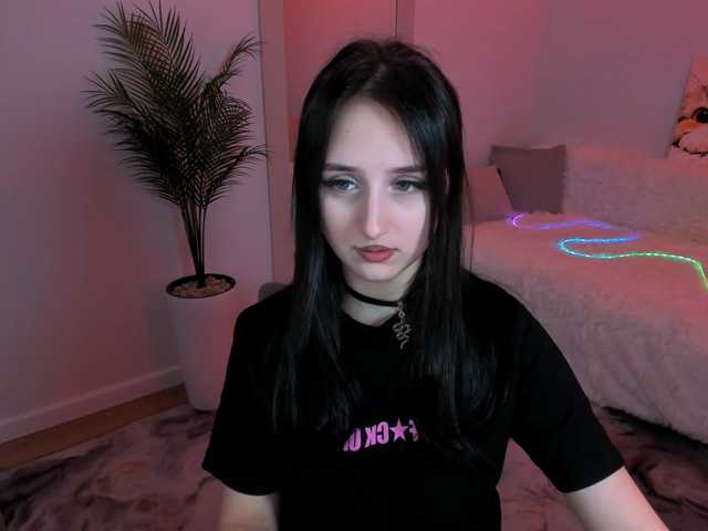 JulietteMonli live cam on BongaCams