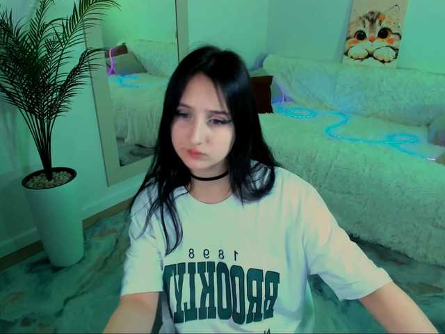 JulietteMonli live cam on BongaCams