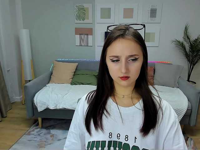 JulietteMonli live webcam show
