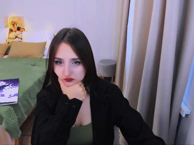 JulietteMonli live cam on BongaCams