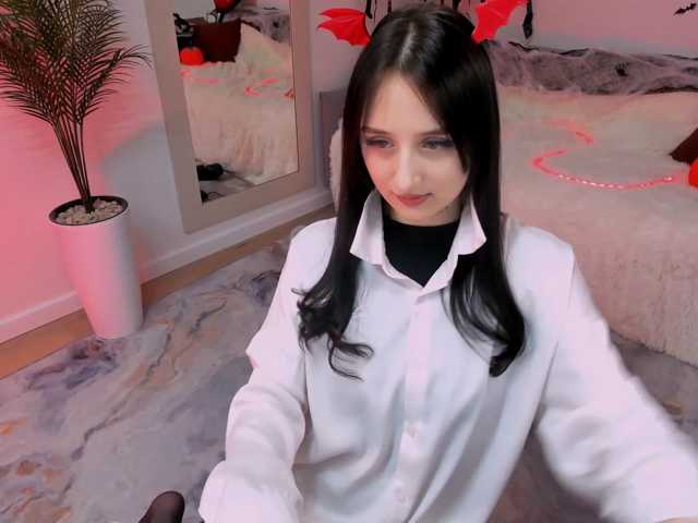 JulietteMonli live cam on BongaCams