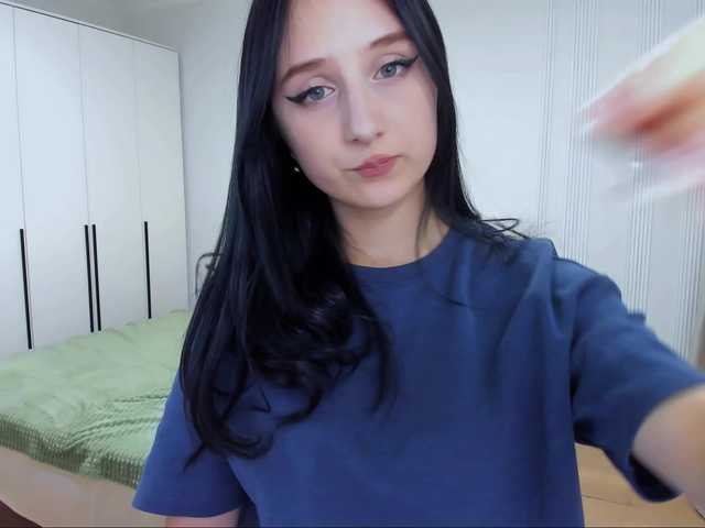 JulietteMonli live cam on BongaCams