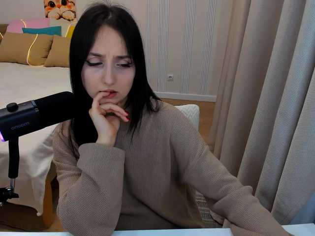 JulietteMonli live cam on BongaCams
