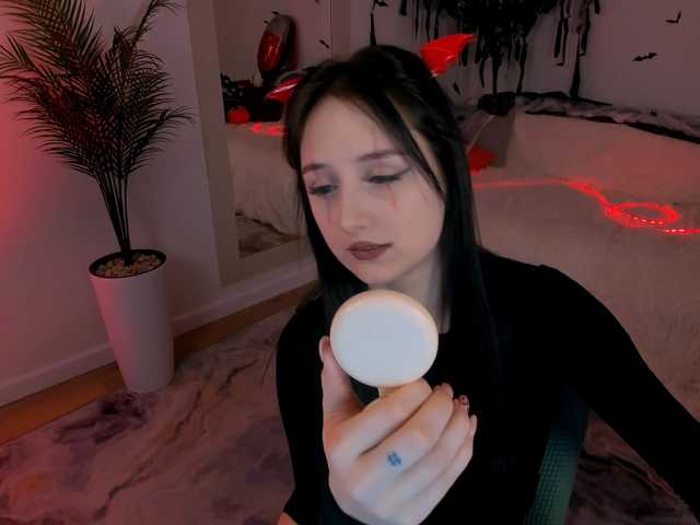 JulietteMonli live cam on BongaCams