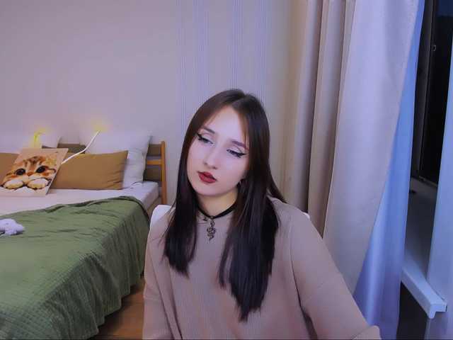 JulietteMonli live cam on BongaCams