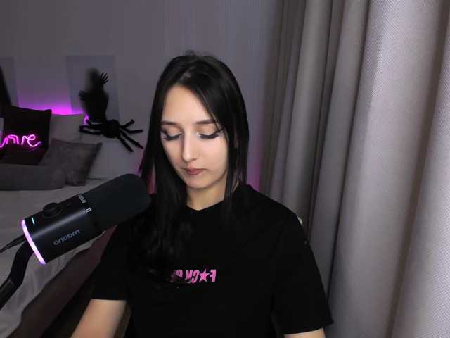 JulietteMonli live cam on BongaCams