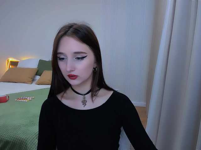 JulietteMonli live cam on BongaCams