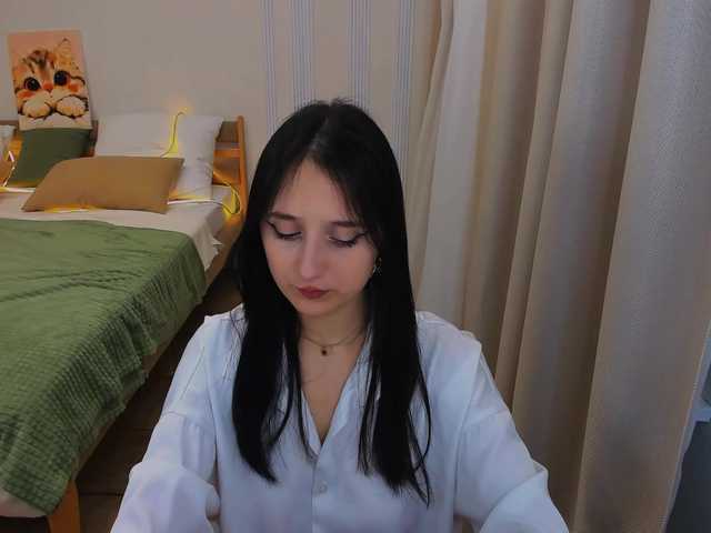 JulietteMonli live cam on BongaCams