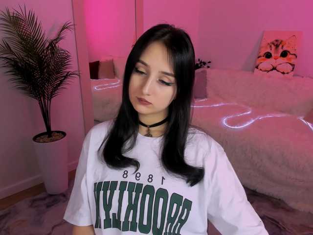 JulietteMonli live cam on BongaCams