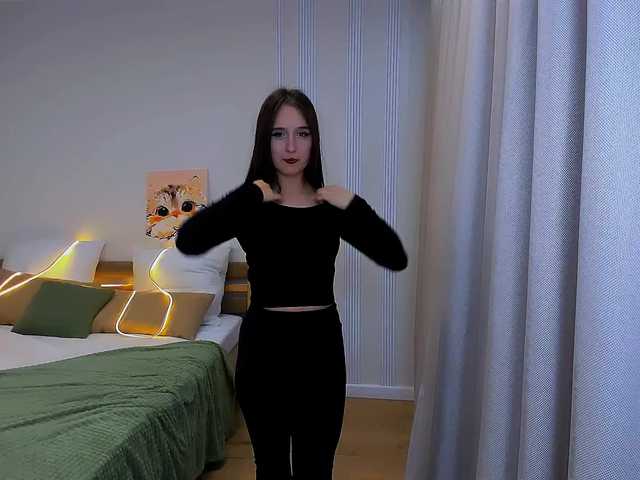 JulietteMonli live cam on BongaCams