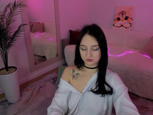 JulietteMonli live cam on BongaCams