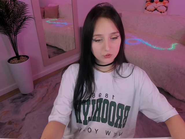 JulietteMonli live cam on BongaCams