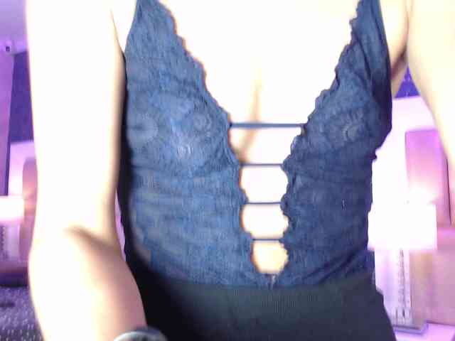 LiaManson webcam