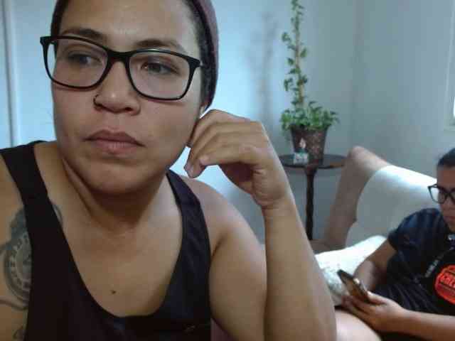 MeganyEnmabloomx webcam