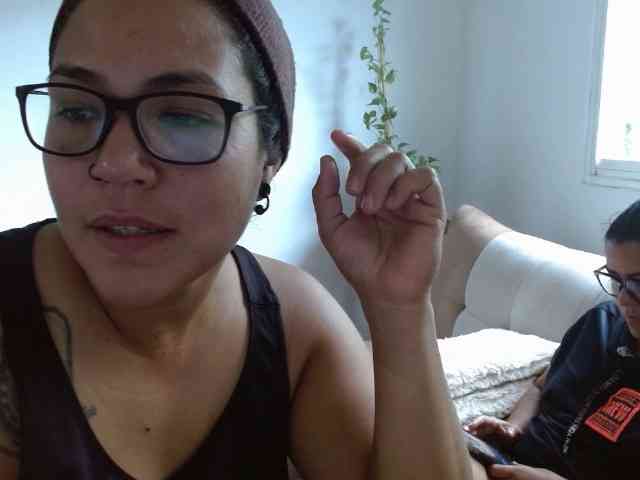 MeganyEnmabloomx webcam