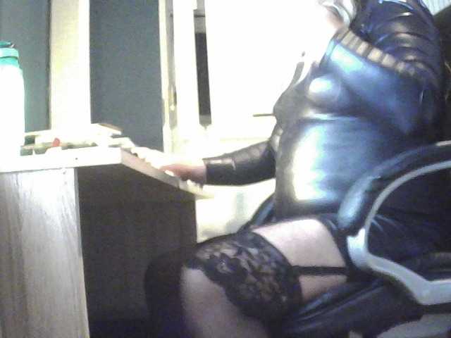 Emily-Rose, 42 y/o - Live Cam on BongaCams