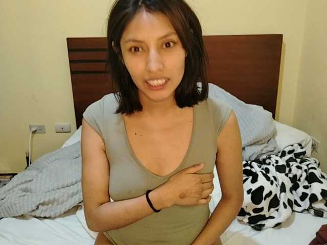 Hot-Contrasts live cam on BongaCams
