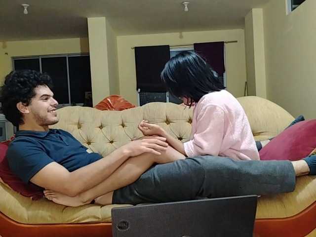 Hot-Contrasts live cam