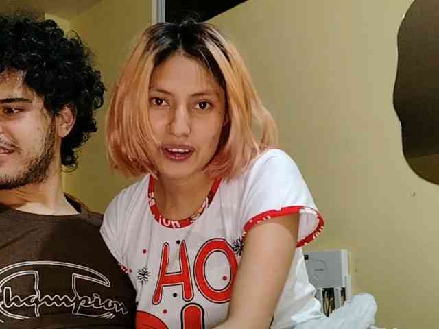 Hot-Contrasts Sex Cam Show