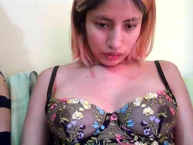Hot-Contrasts Sex Cam Show