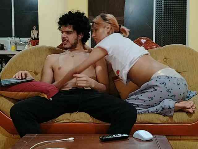 Hot-Contrasts Sex Cam Show