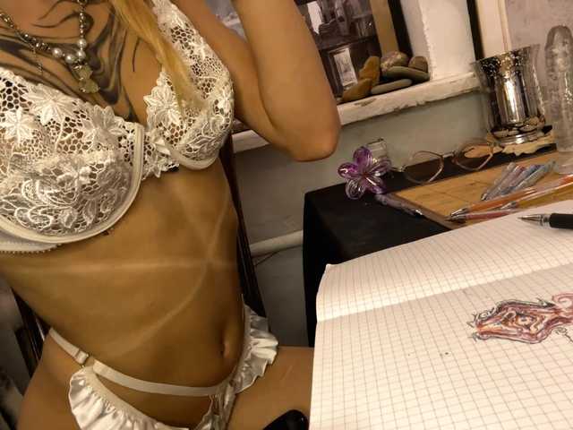 MaryHankinson live cam on BongaCams