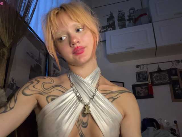 MaryHankinson live cam on BongaCams
