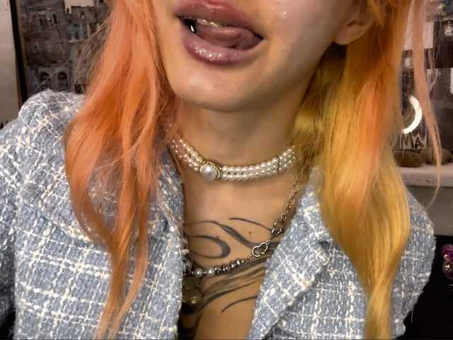 MaryHankinson live cam on BongaCams