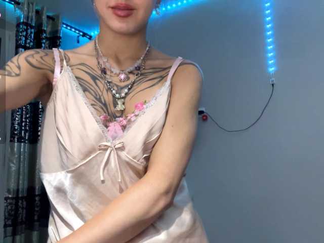 le modèle MaryHankinson est en webcam porno dans un show sur le site bongacams, il possède les tags suivants: White/Caucasian,Blonde,Trimmed