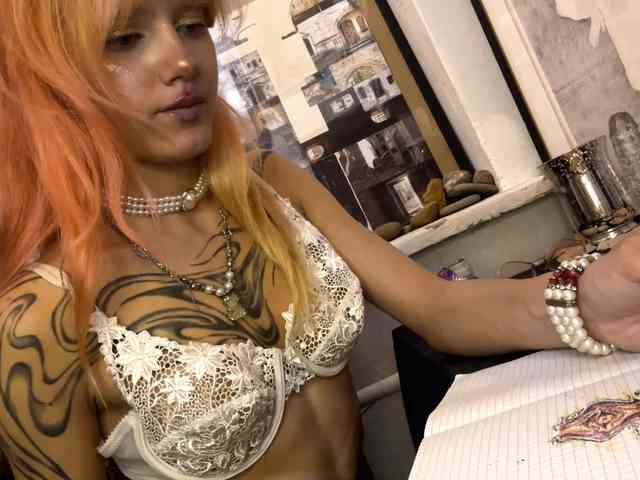 MaryHankinson webcam