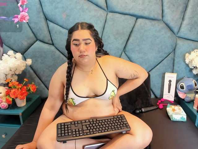 RachelSwetty2 live cam on BongaCams