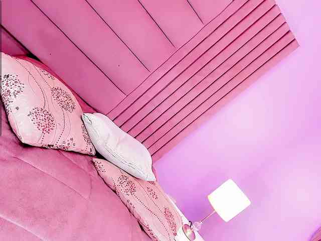CALLMEATENEA Live Webcam on BongaCams